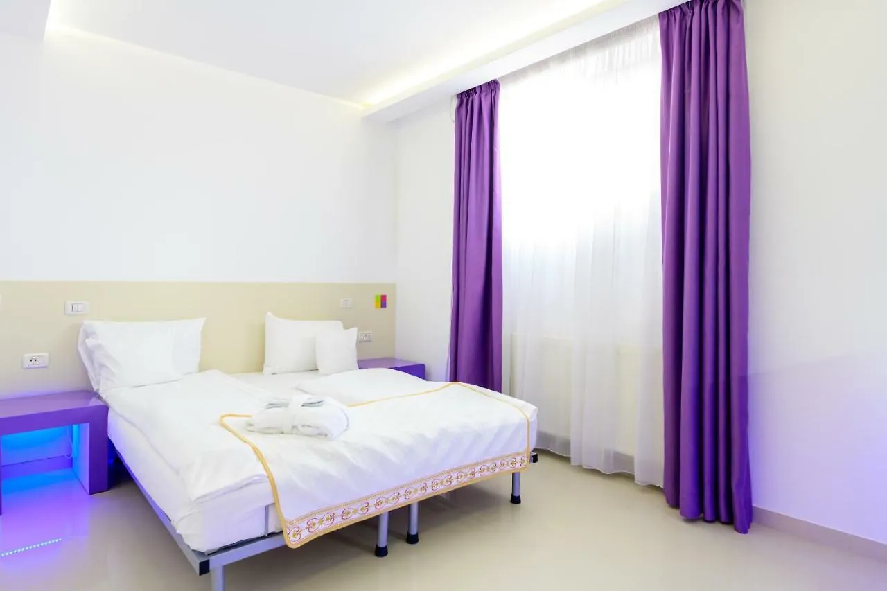Hotel Christina Plus Boekarest